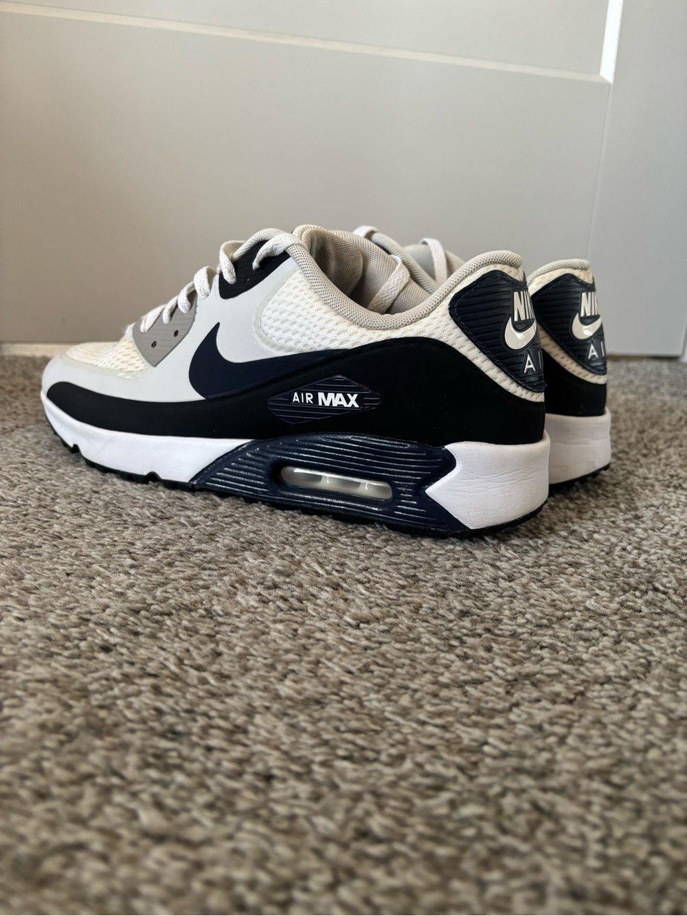 Nike Air Max Men's White and Navy Low-Top Sneakers - Picture 3 of 5
